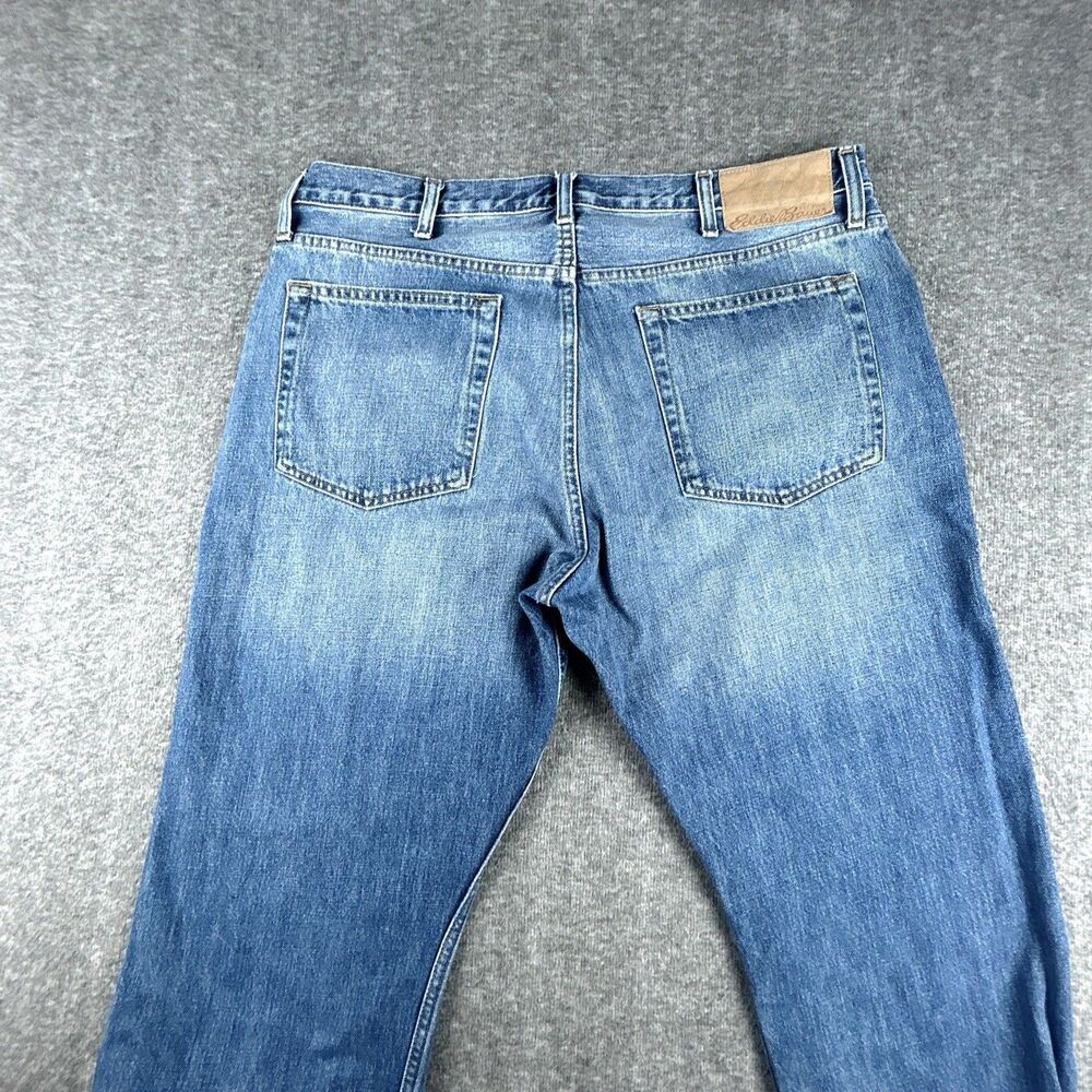 Eddie Bauer Jeans Mens Sz 38x32 Blue Denim Classic Fit Straight Leg Cotton - Picture 2 of 8
